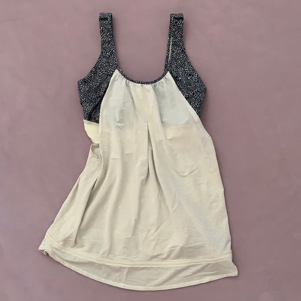 Lululemon tank top with built-in sport bra